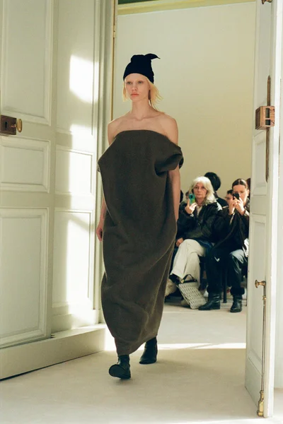 Look 14